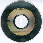 Dans la pr�cipitation, sachant qu'elle tenait l� un chef d'&oelig;uvre, la maison de disque a oubli� une faute d'orthographe. Saurez-vous la retrouver&nbsp;? (Maureen Dor - L'enfant, c'est l'avenir de l'homme)