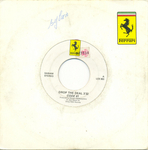 Une pochette alternative&nbsp;: (Code 61 - Drop the deal)
