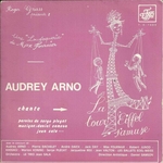 Audrey Arno - La Tour Eiffel s'amuse