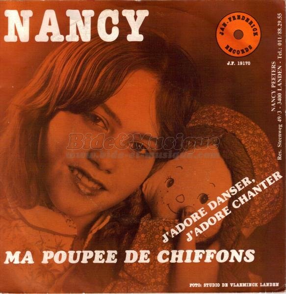Nancy - J'adore danser, j'adore chanter