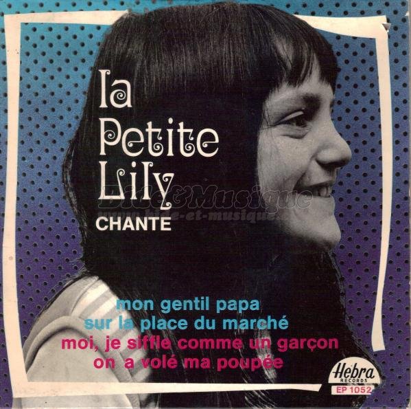 La petite Lily - Sur la place du march