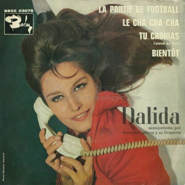 Dalida - La partie de football