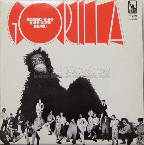 Bonzo Dog Band - Look out, there's a monster coming
