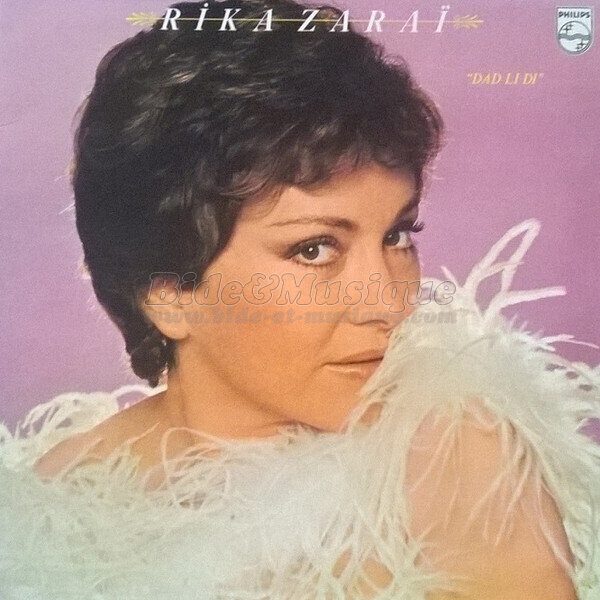 Rika Zara%EF - Sous les parapluies